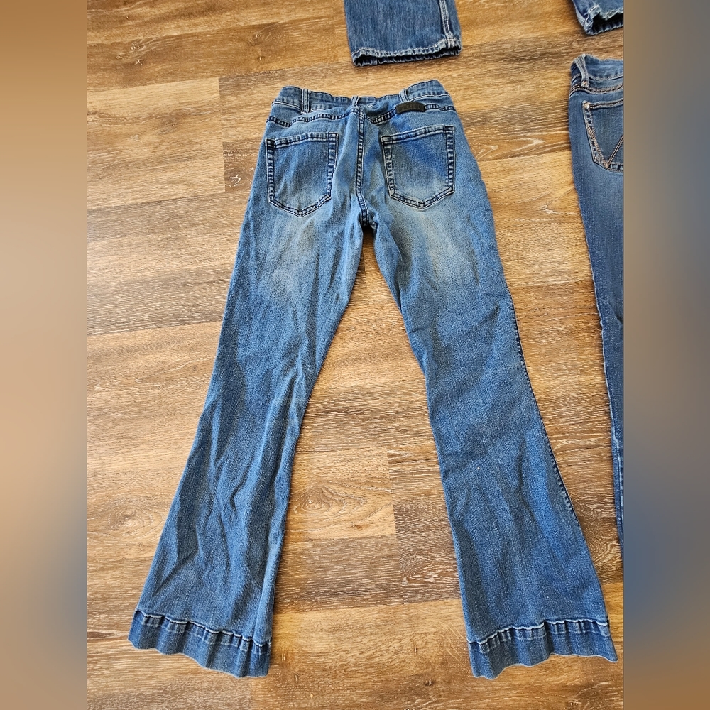 Cowgirl tuff flare jeans mid to dark wash W:29 L:33